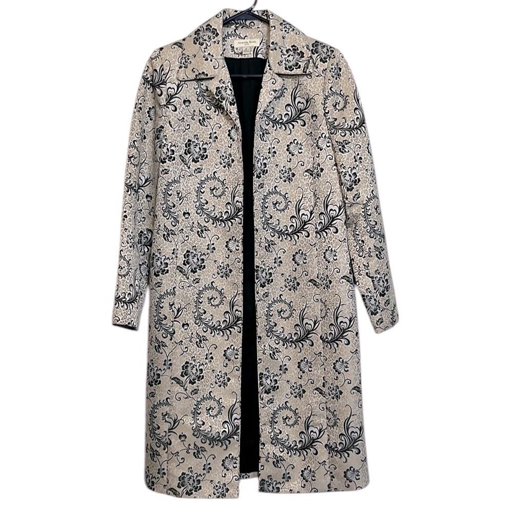 Elegant Floral Patterned Coat